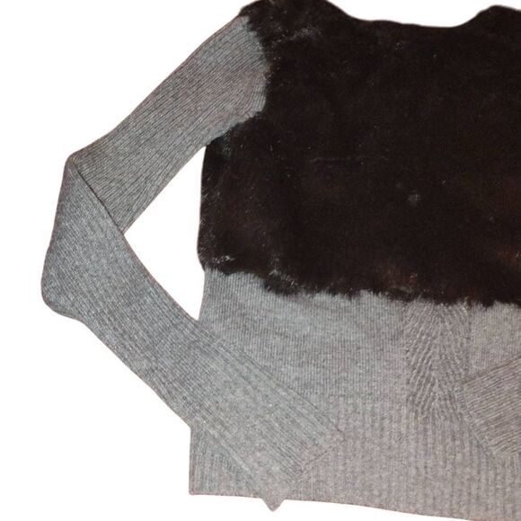 Simply Vera Vera Wang Gray Button Down Sweater With Black Faux Fur - Picture 4 of 12